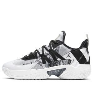 Jordan Men's Black and White Sneakers